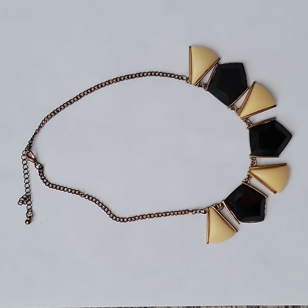 Beige and brown stone necklace